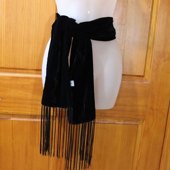 V. Fraas Black Velvet Long Fringe Wrap Scarf Elegant Evening Accessory - Picture 6 of 12